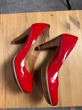 Sofft Glossy Red Patent Platform Pumps
